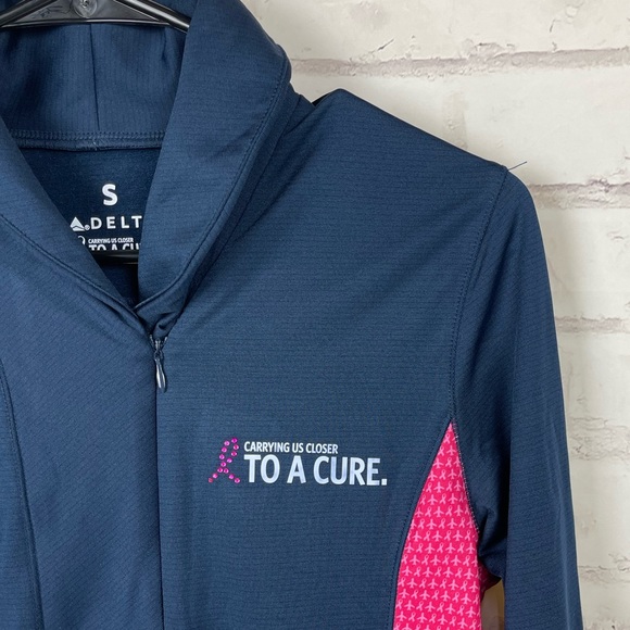 Delta Airlines 1/4 Zip Pullover Breast Cancer Size Small - Picture 2 of 8